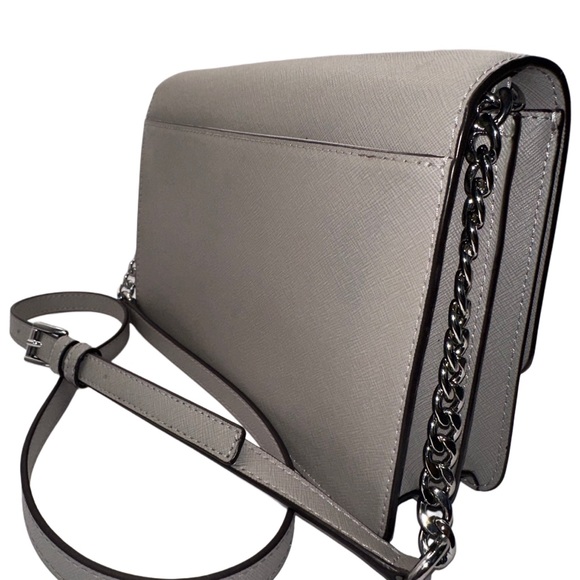 Michael Kors Crossbody Saffiano Leather Inside two sections & zippered section - Picture 3 of 6